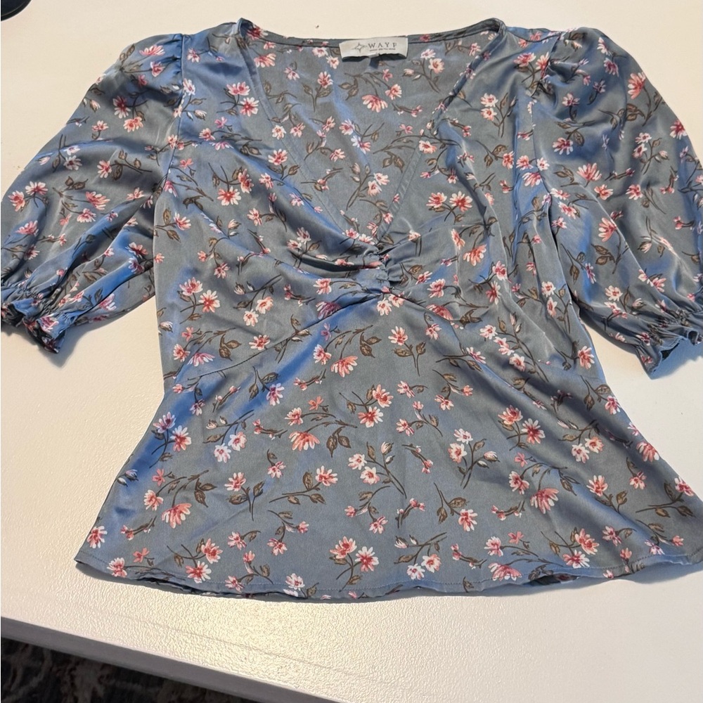 WAYF busty blue floral puff Sleeve top